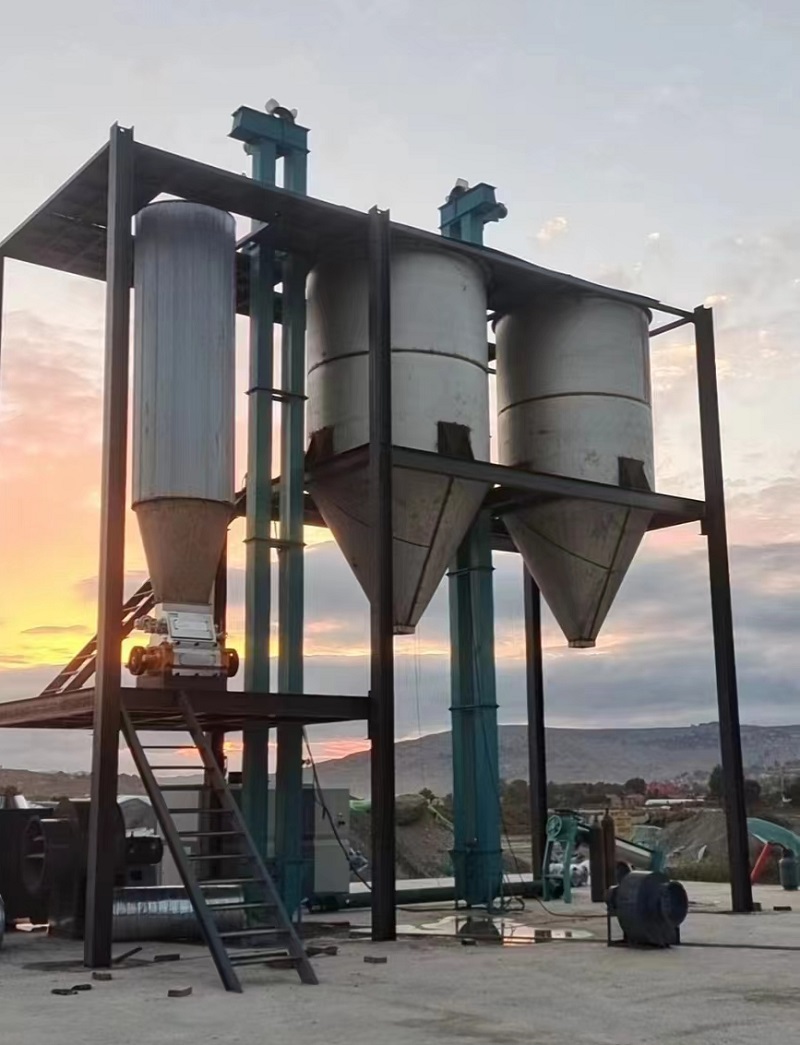 陜西西安玉米壓片機(jī)現(xiàn)場(chǎng)